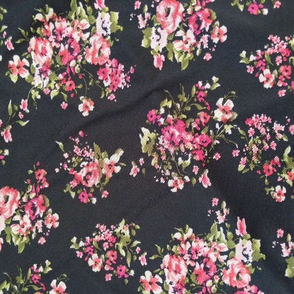 Sheer Floral Top - Picture 4 of 5